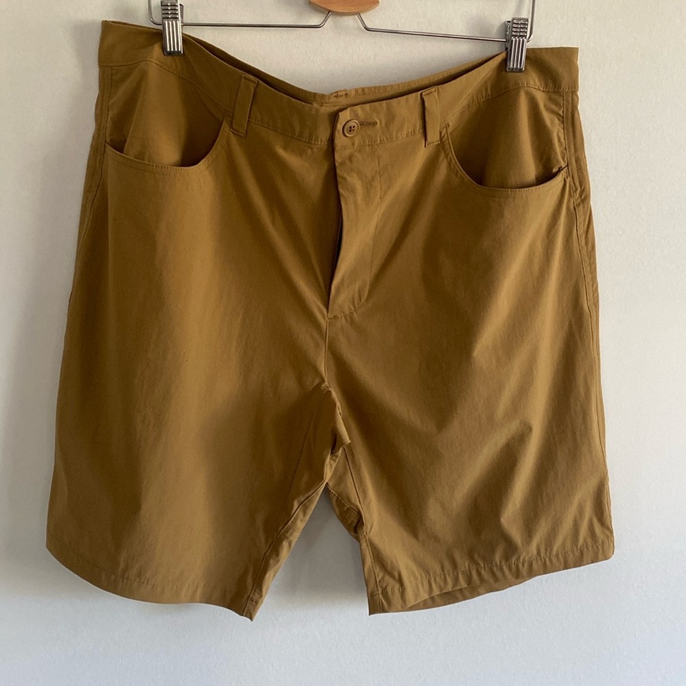 Old Navy Active Flat Front Shorts